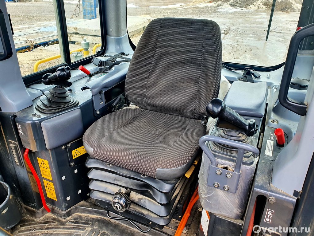 Сургут, Ханты-Мансийский АО - Komatsu D65PX-16 б/у бульдозер болотный толкач 2018 года - фото №10