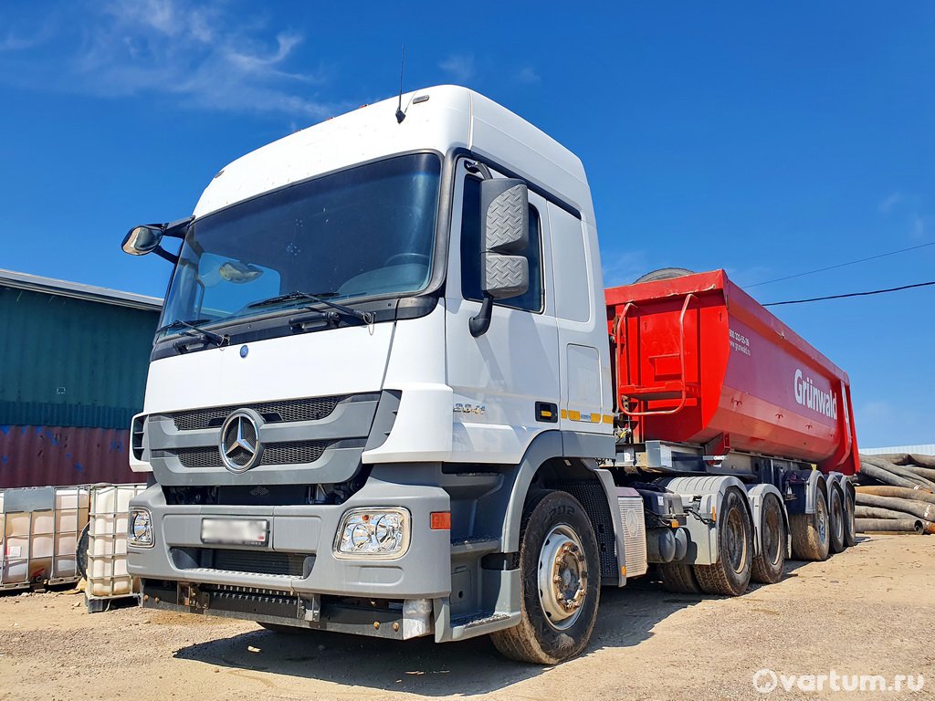 Сургут, Ханты-Мансийский АО - Тягач Mercedes Actros 2644LS и самосвальный полуприцеп - фото №1