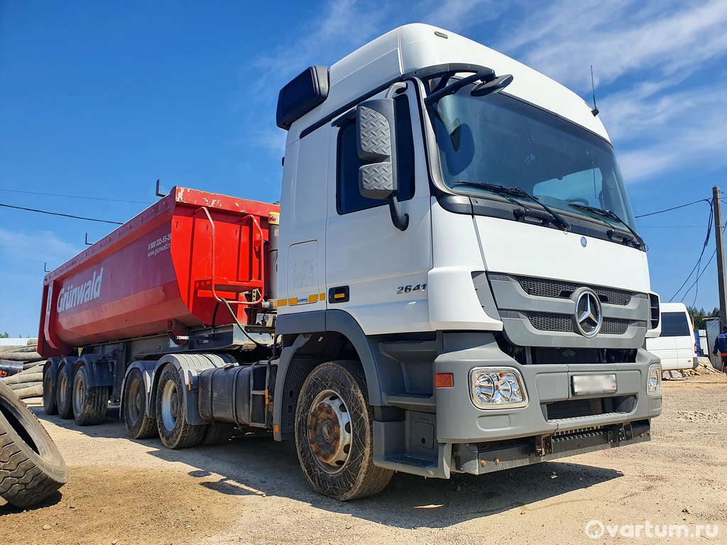 Сургут, Ханты-Мансийский АО - Тягач Mercedes Actros 2644LS и самосвальный полуприцеп - фото №2